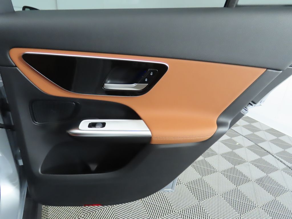 2025 Mercedes-Benz GLC 300 28