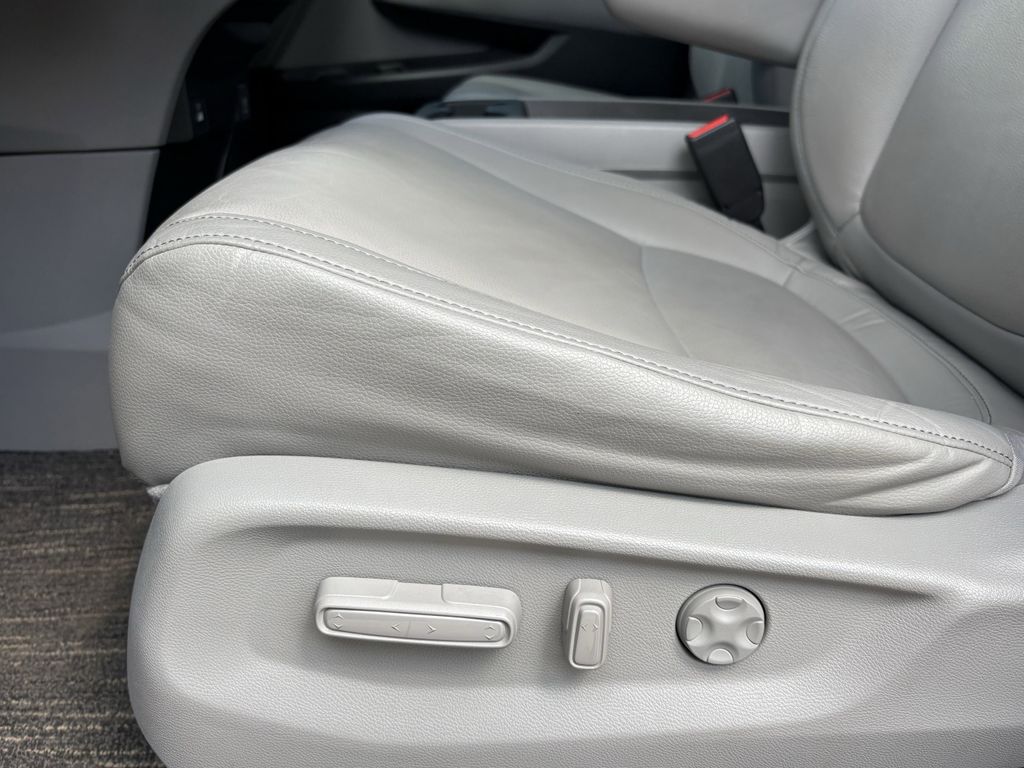 Used 2021 Blue Honda EX-L image 13