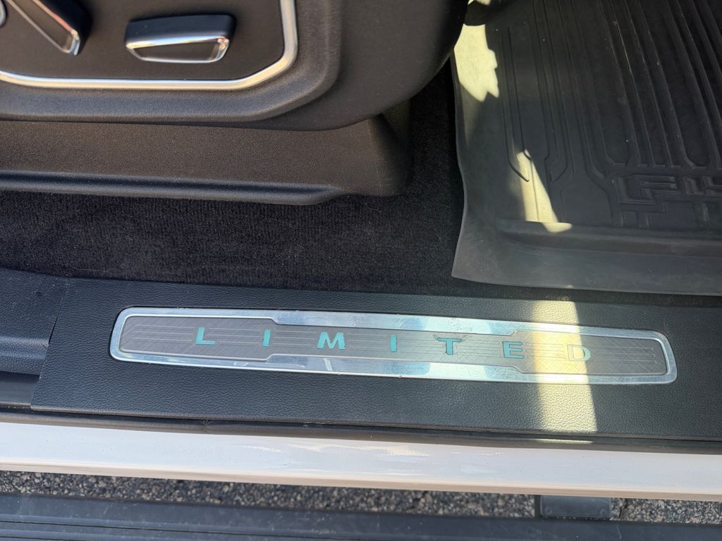 2018 White Ford F-150 4X4 Truck