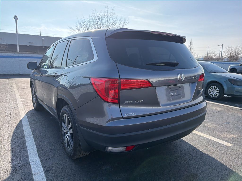 Thumbnail: 2017 Honda Pilot - 2