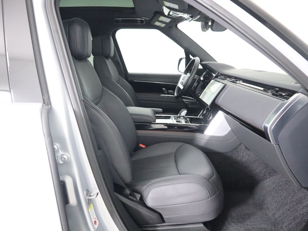 Thumbnail: 2023 Land Rover Range Rover - 21