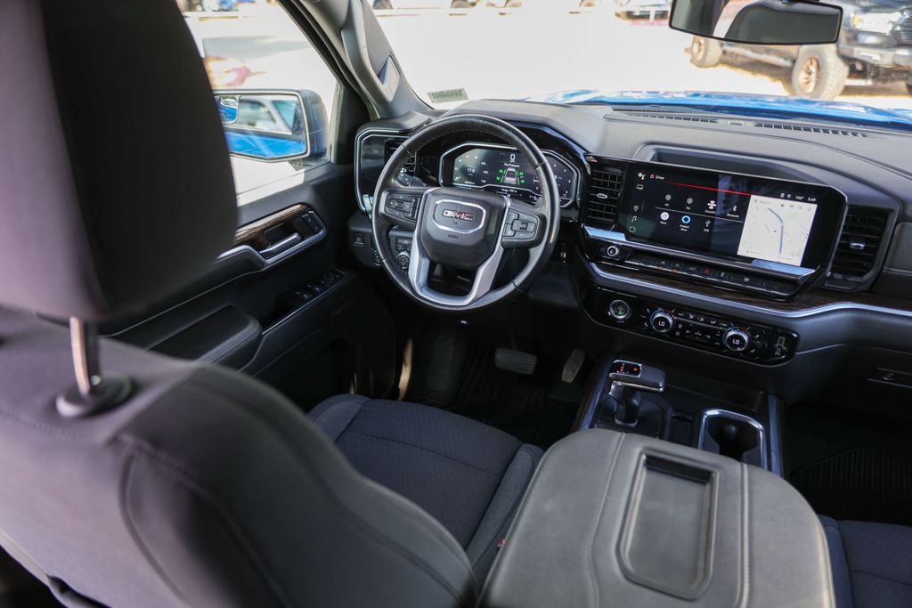 Used 2022 Blue GMC Elevation image 27