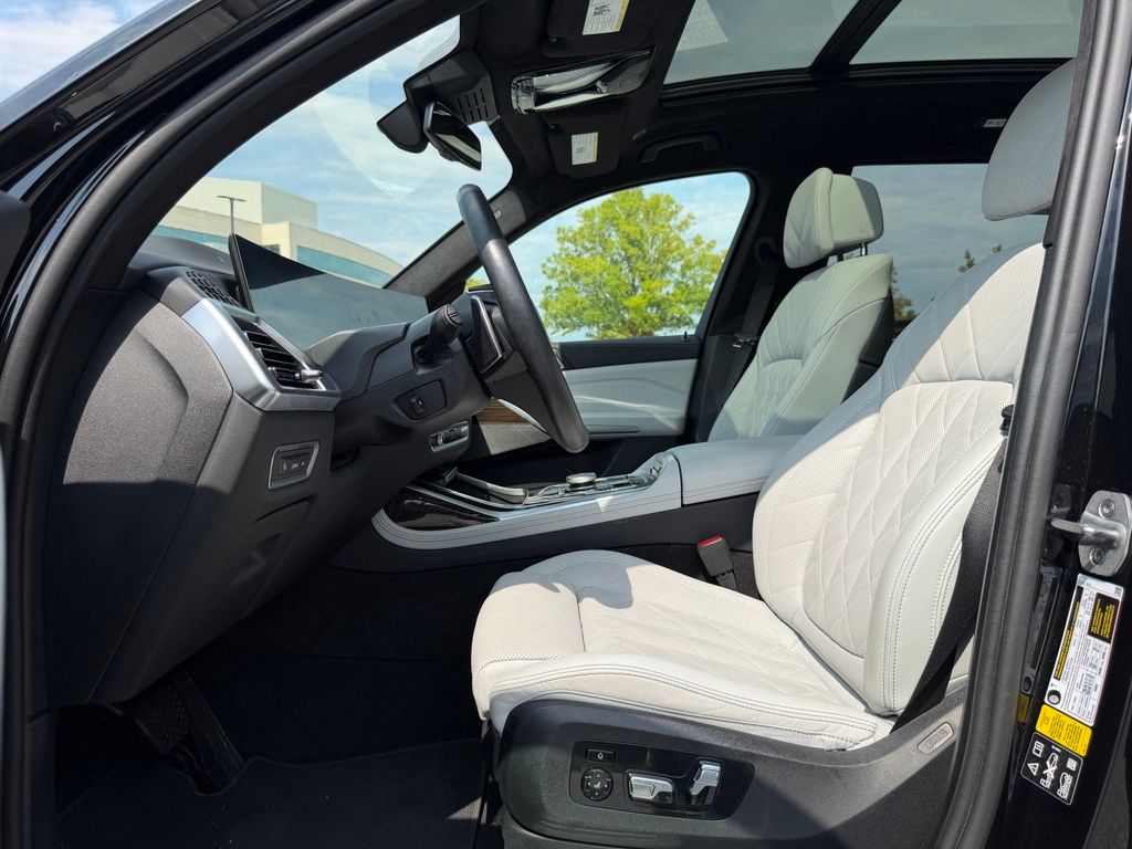 2024 BMW X7 xDrive40i