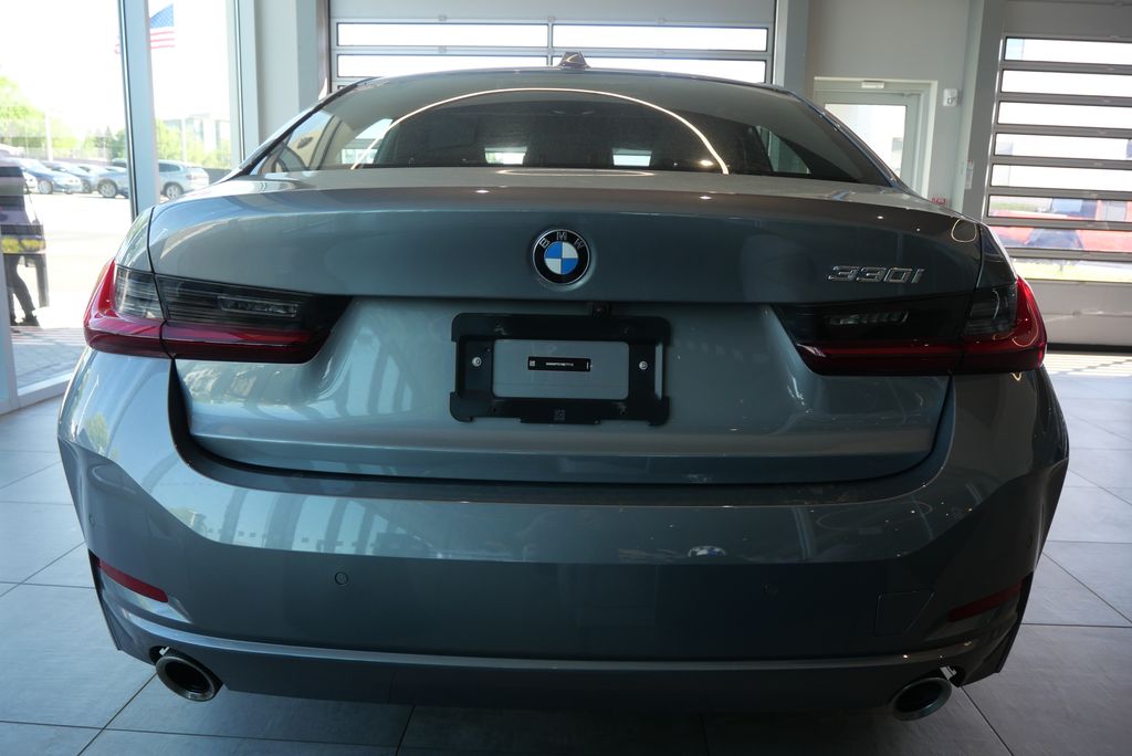 2024 BMW 3 Series 330i 3