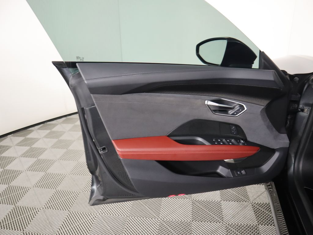 Thumbnail: 2023 Audi e-tron GT - 25