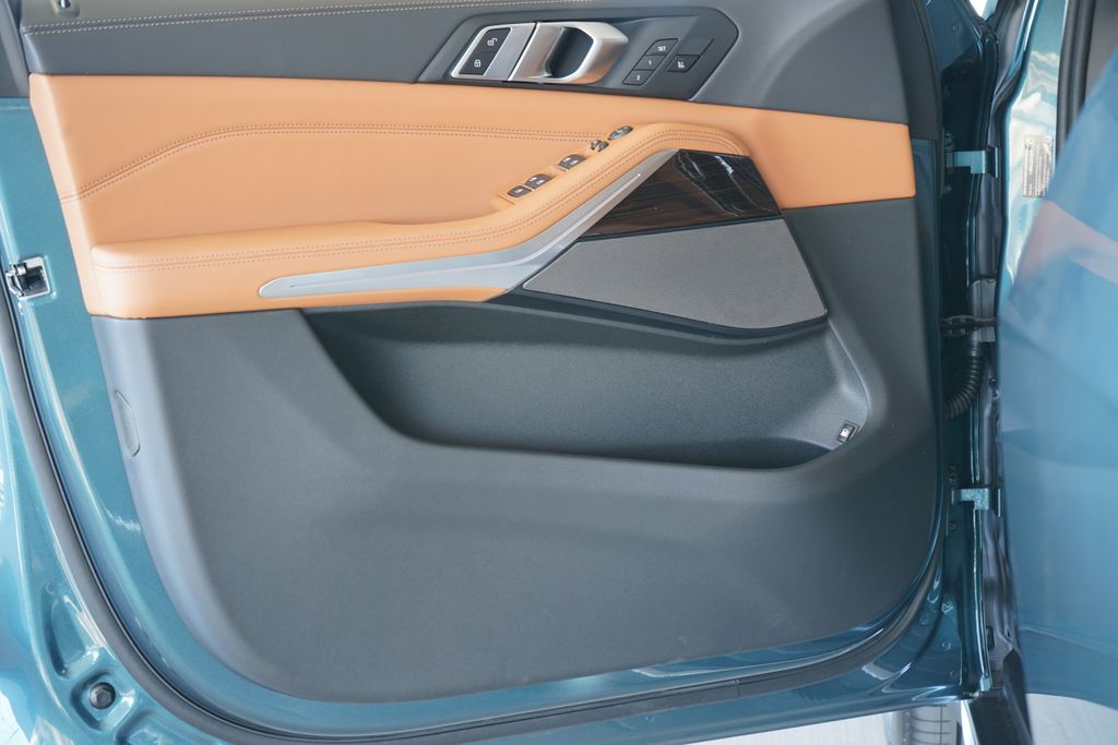 Thumbnail: 2026 BMW X5 - 11