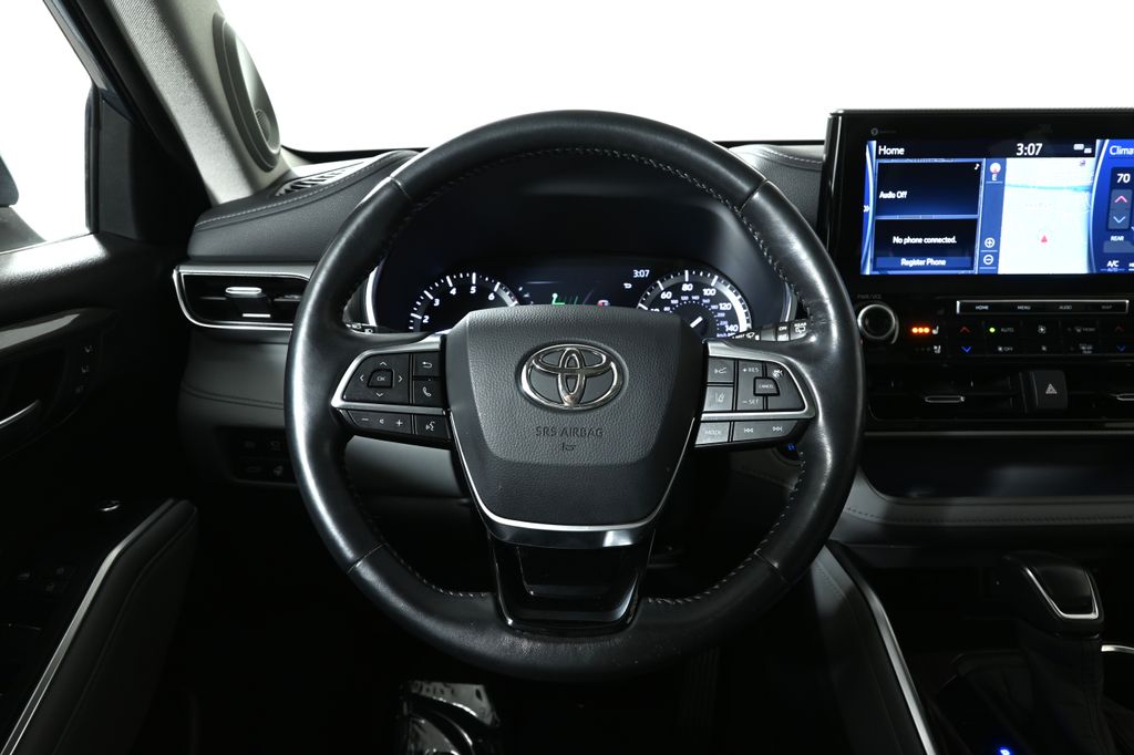 Thumbnail: 2020 Toyota Highlander - 19