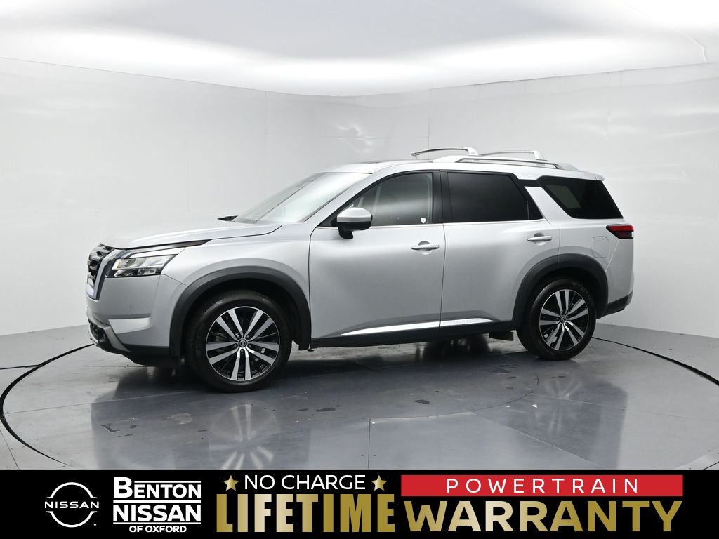 Brilliant Silver Metallic 2023 Nissan Pathfinder Platinum FWD SUV / Crossover Front-Wheel Drive 9-Speed Automatic