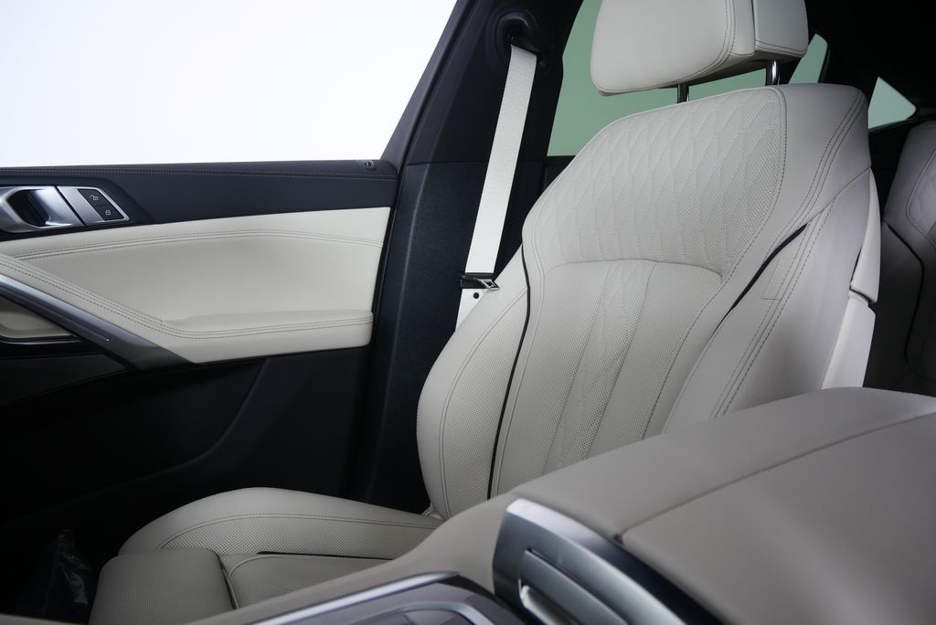 Thumbnail: 2026 BMW X6 - 22