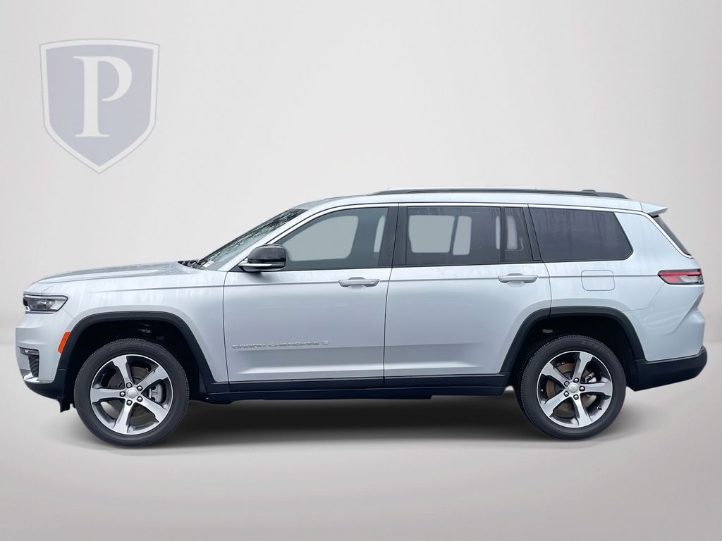 New 2025 Silver Jeep Limited image 5