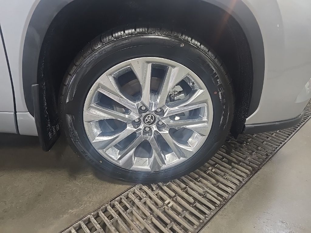 Used 2023 Toyota Highlander SUV