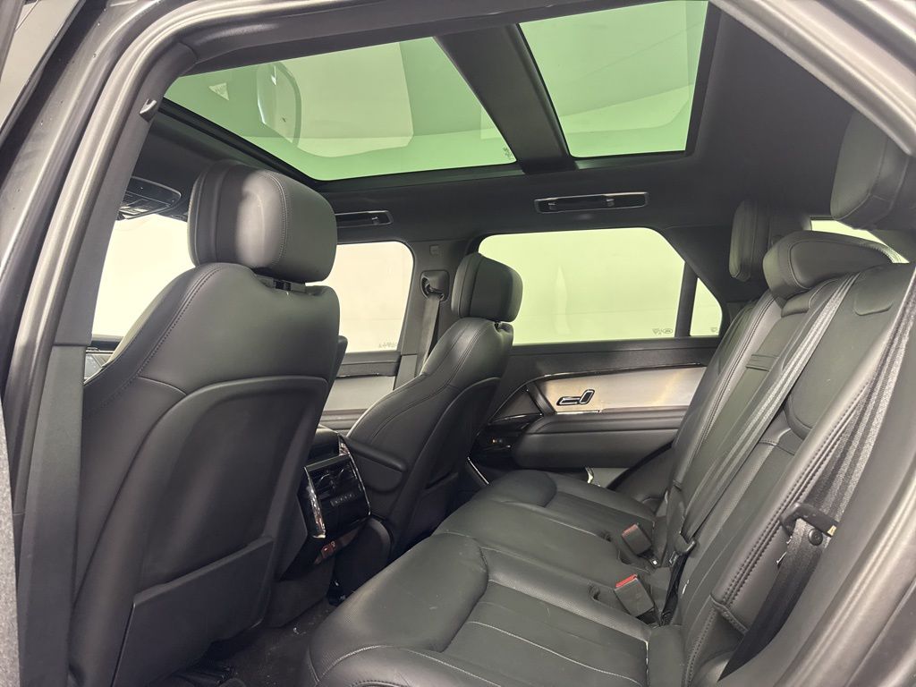 Thumbnail: 2023 Land Rover Range Rover Sport - 10
