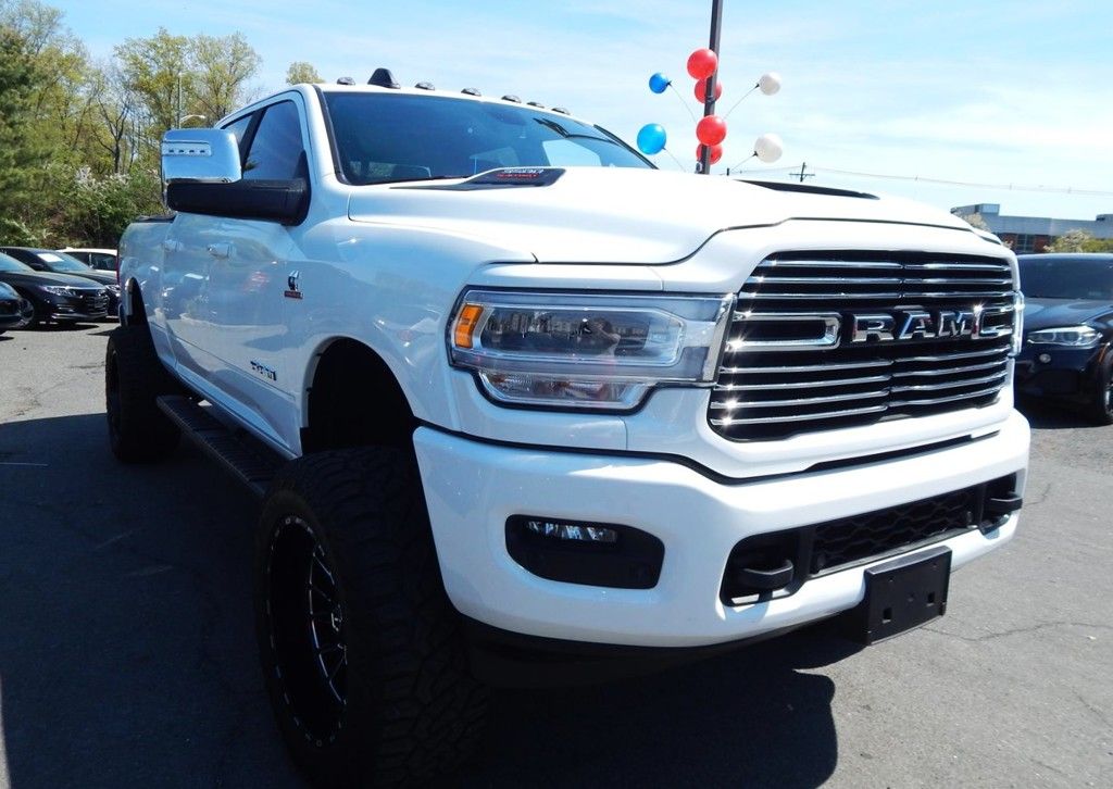 2024 RAM 3500 Laramie Crew Cab LB DRW 4WD