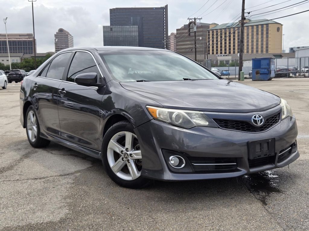 2014 Toyota Camry SE