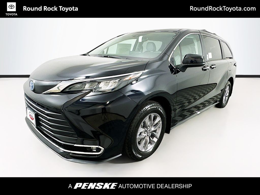 2024 Toyota Sienna XLE -
                Round Rock, TX