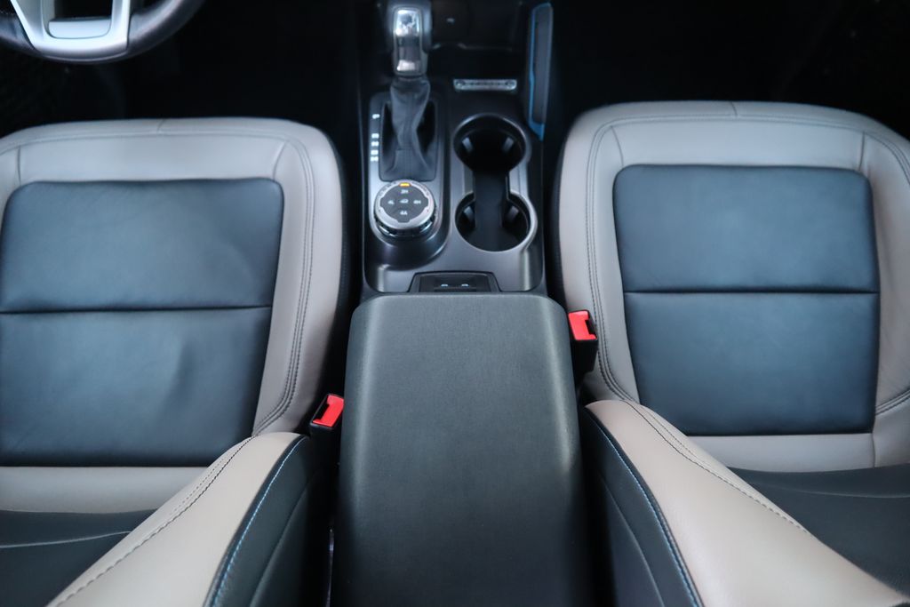 Thumbnail: 2022 Ford Bronco - 16