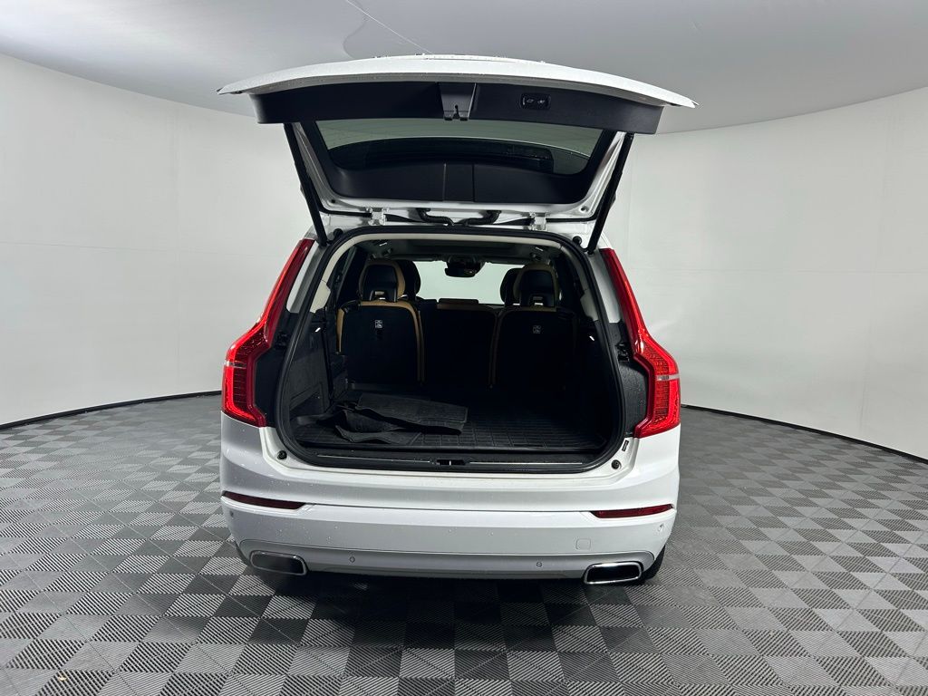 Thumbnail: 2016 Volvo XC90 - 22