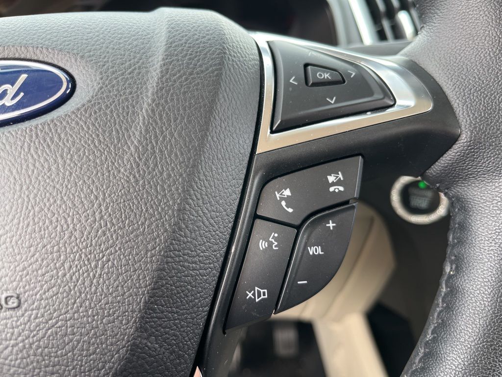 Thumbnail: 2022 Ford Edge - 23