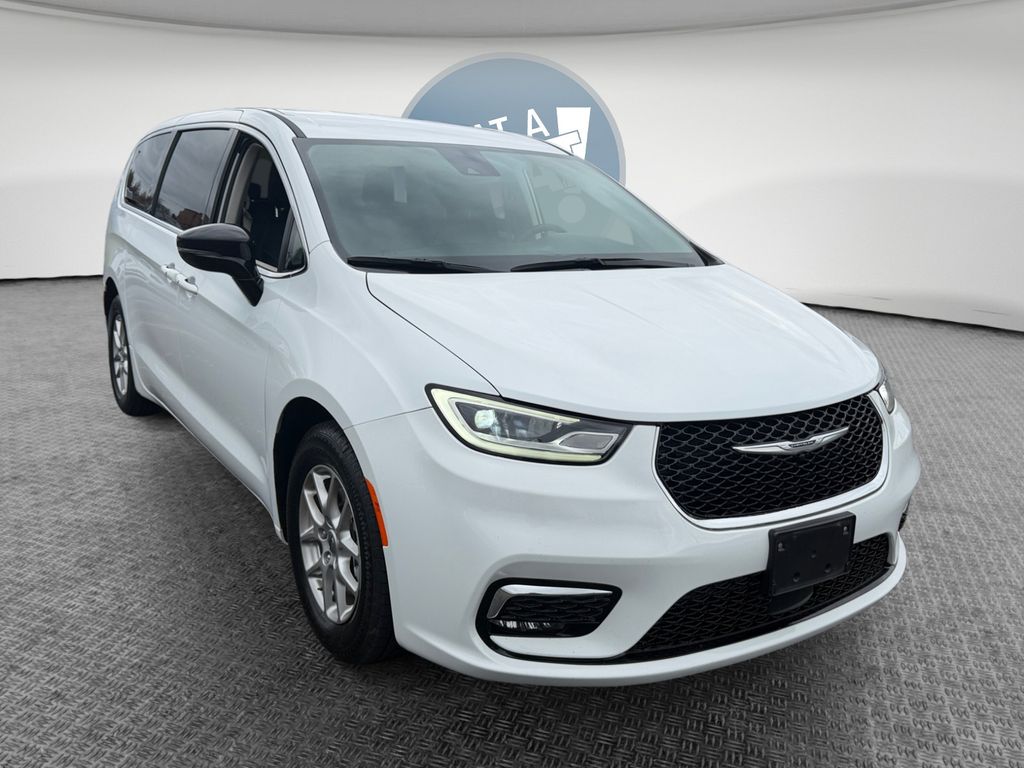 2024 Chrysler Pacifica Touring L FWD