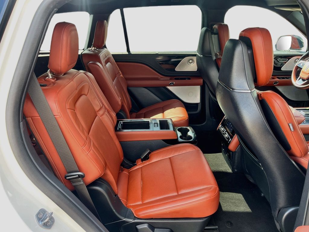 2025 Lincoln Aviator Reserve White at AutoSavvy Houston Southwest