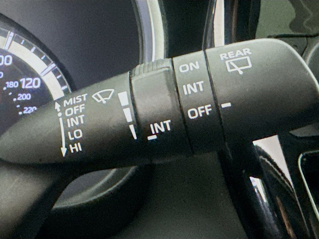 Used Car 2021 Toyota Highlander  Xle For Sale Under $30,000 In Austin, Texas