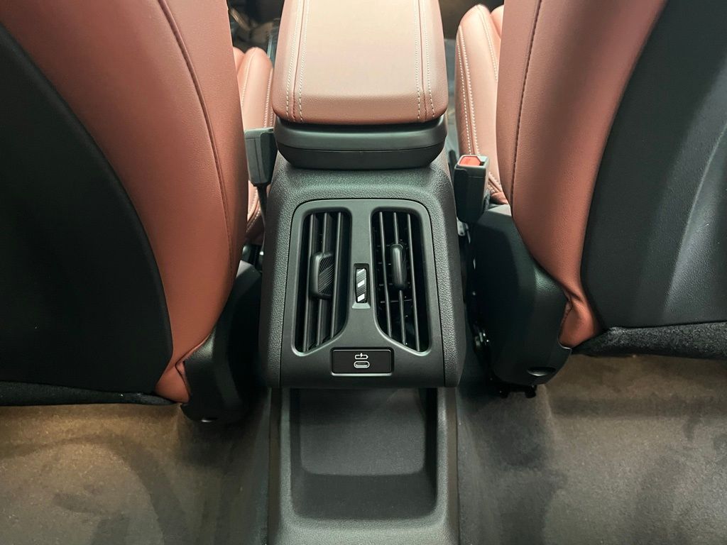 Thumbnail: 2026 BMW X1 - 10