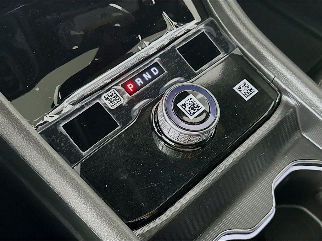 New 2025 White Jeep Altitude X image 12