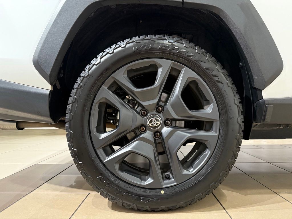 Thumbnail: 2024 Toyota RAV4 - 9