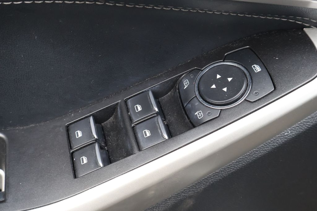 Thumbnail: 2022 Ford Explorer - 11