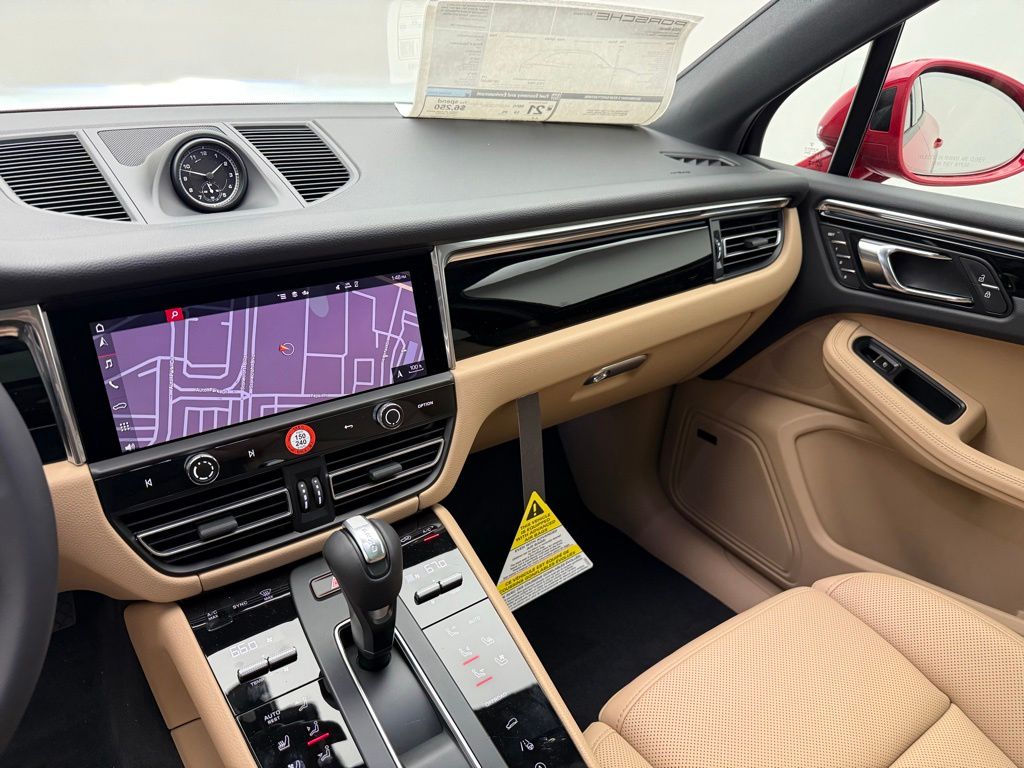 Thumbnail: 2026 Porsche Macan - 15
