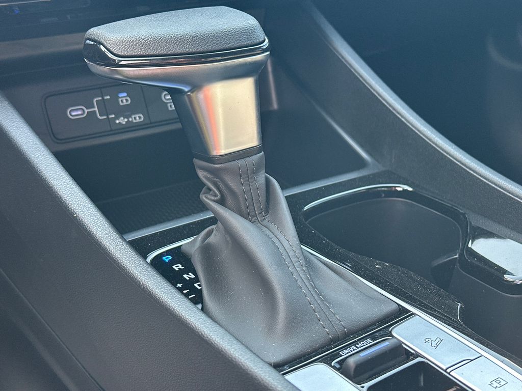 New 2026 Black Hyundai SEL image 30