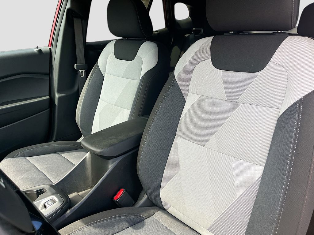 Used 2025 Red Chevrolet 1RS image 21