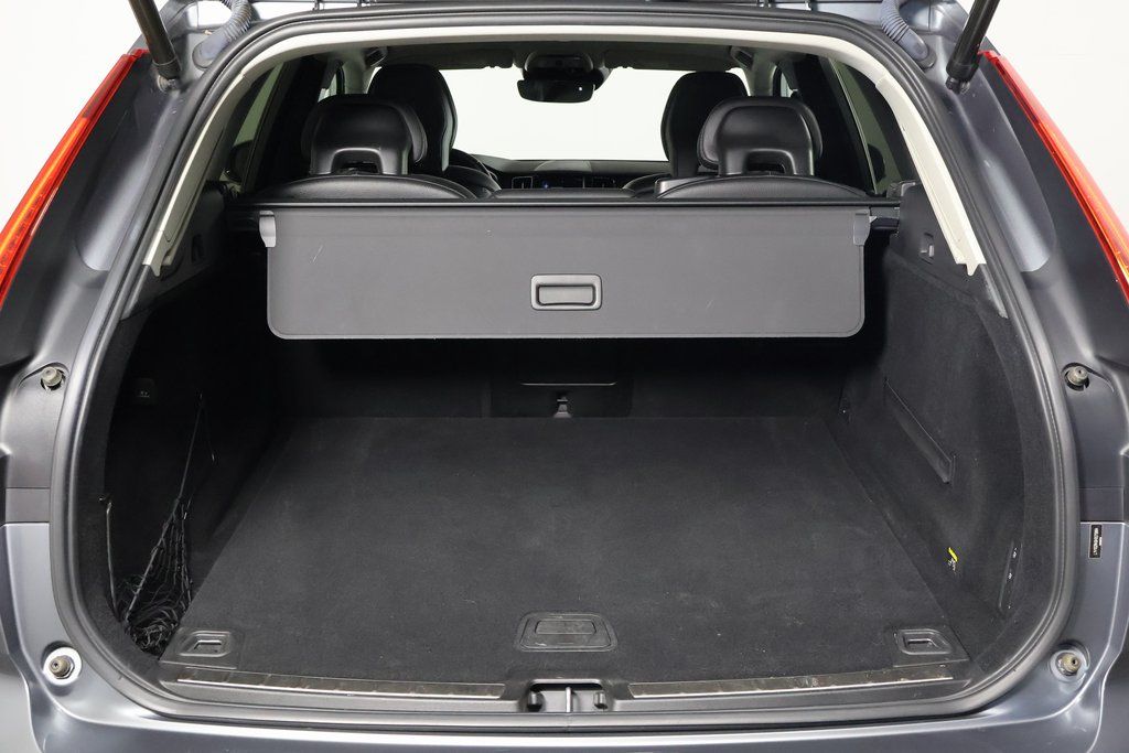 Thumbnail: 2019 Volvo XC60 - 14