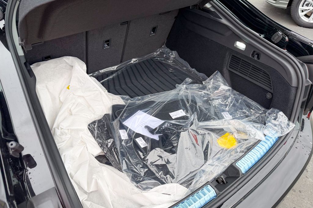 New 2025 Black Audi 2.0T Premium image 25