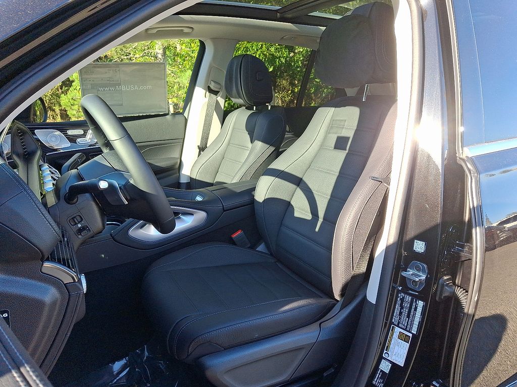 Thumbnail: 2026 Mercedes-Benz GLE - 10