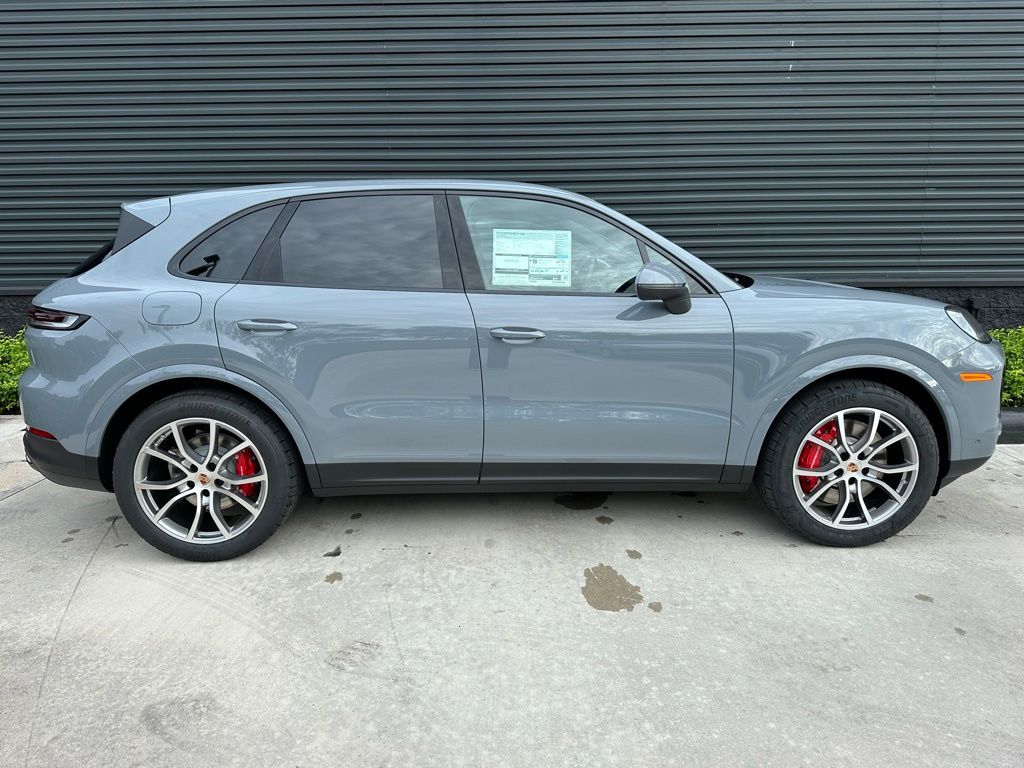 Thumbnail: 2026 Porsche Cayenne - 10