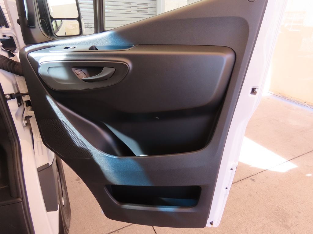 Thumbnail: 2025 Mercedes-Benz Sprinter - 24