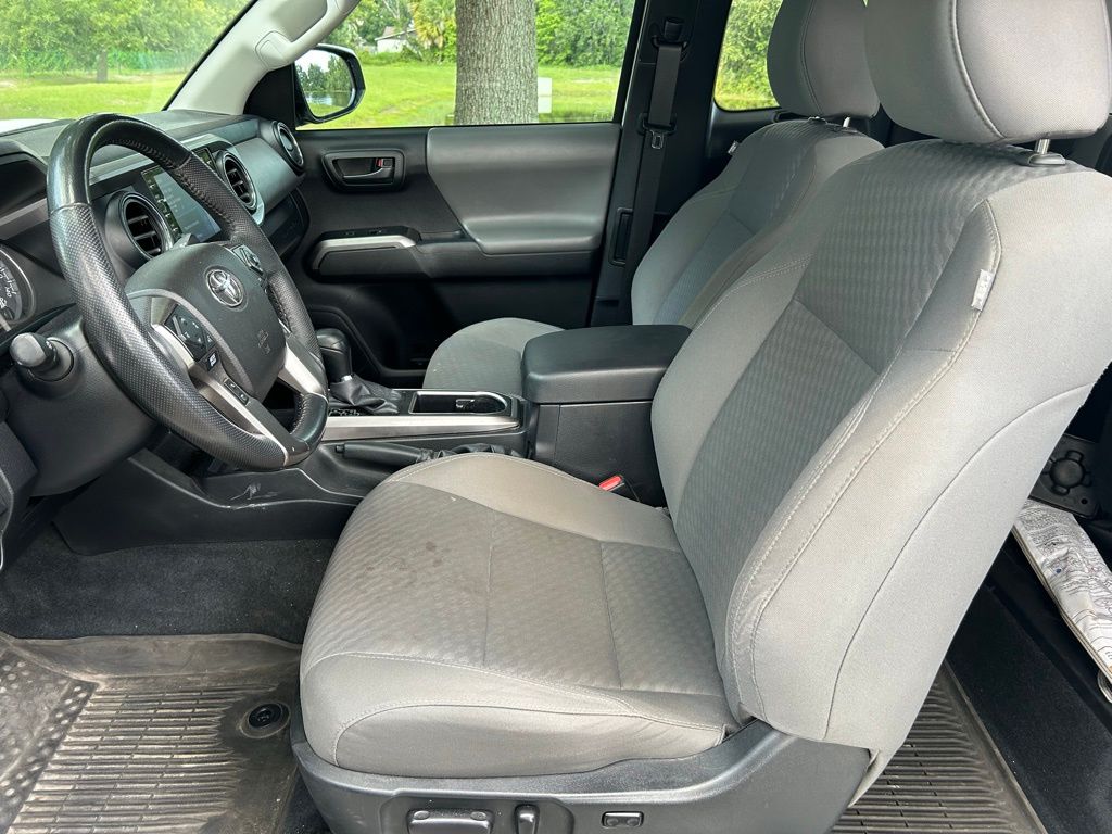 2022 Toyota Tacoma SR5 13