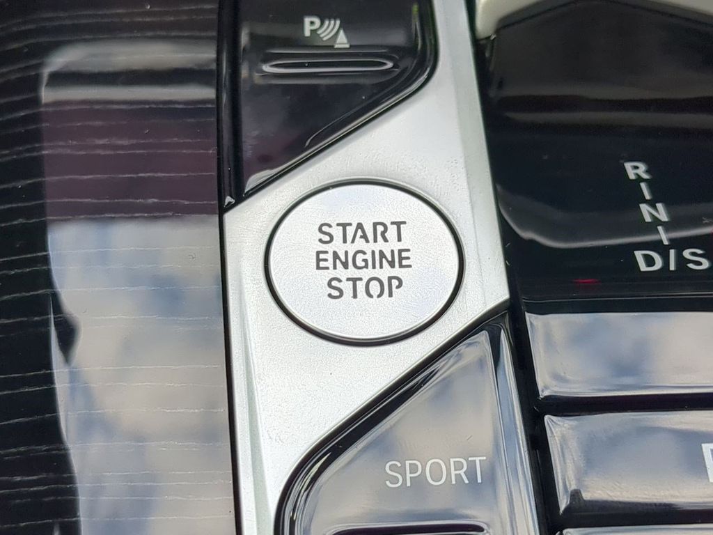 New 2026 White BMW xDrive40i image 29
