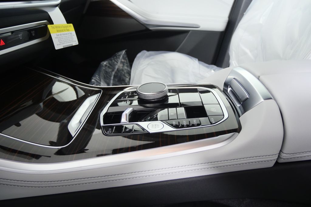 Thumbnail: 2026 BMW X5 - 21