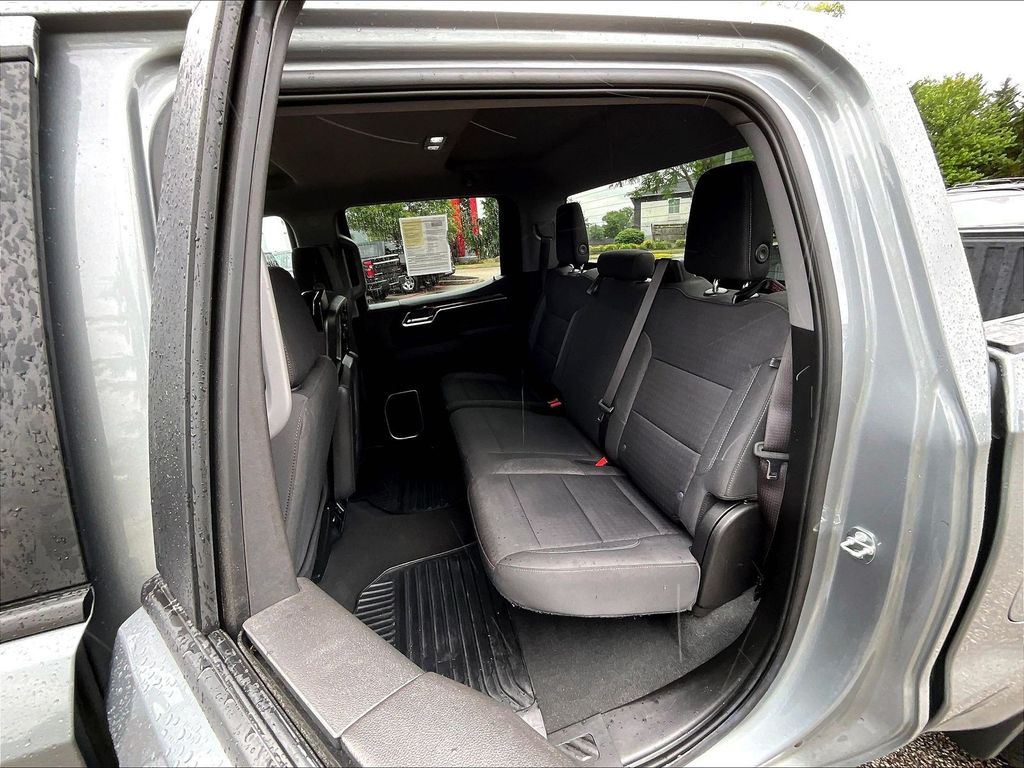 2023 Chevrolet Silverado 1500 — photo 15