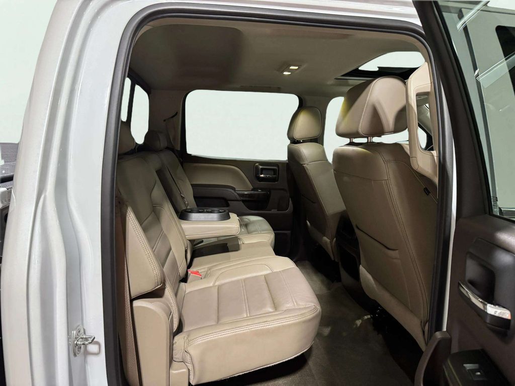Used 2016 White Frost Tricoat GMC Denali image 26