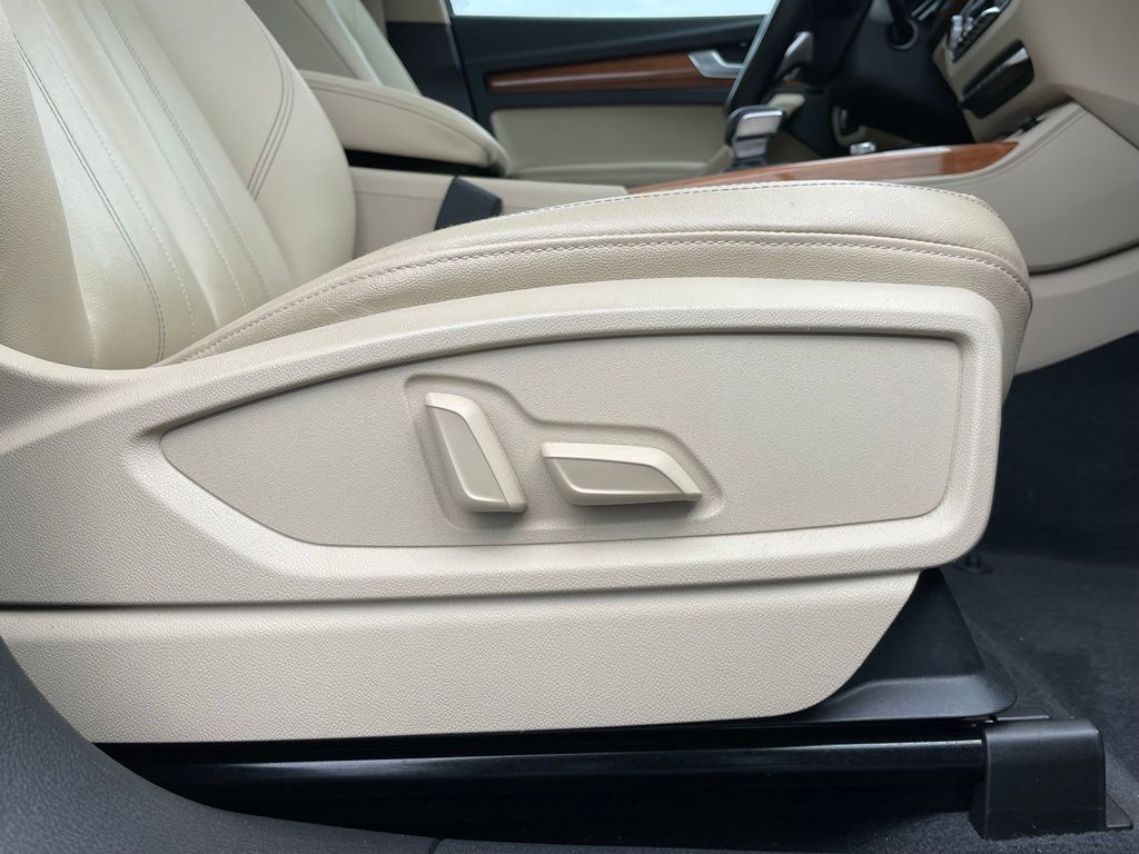 Thumbnail: 2021 Audi Q5 - 31