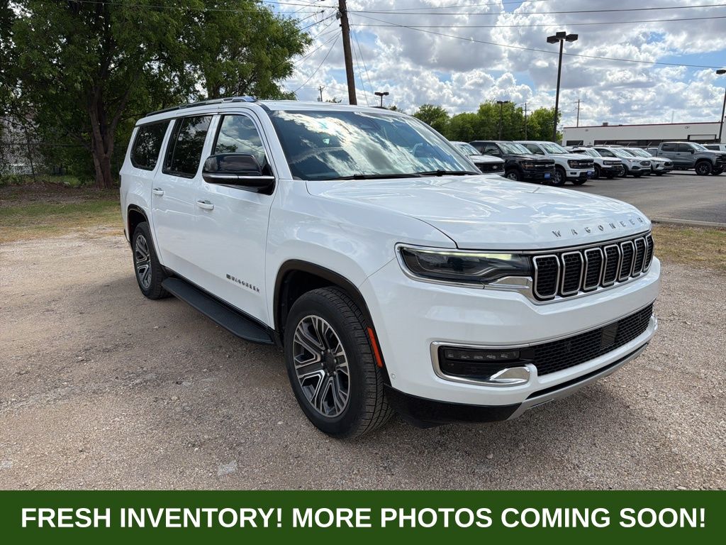 Bright White Clearcoat 2023 Jeep Wagoneer L Series II RWD SUV / Crossover 4X2 8-Speed Automatic