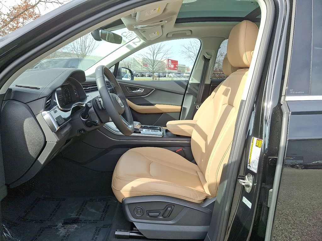 Thumbnail: 2025 Audi Q7 - 14