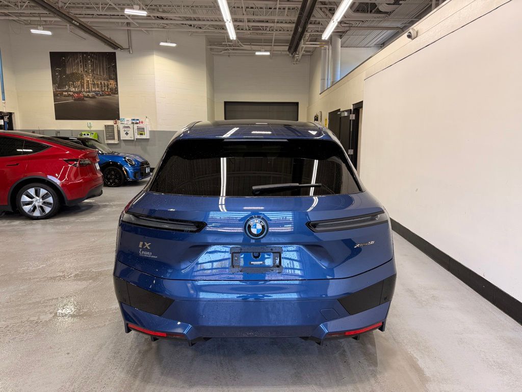 Thumbnail: 2023 BMW iX - 4