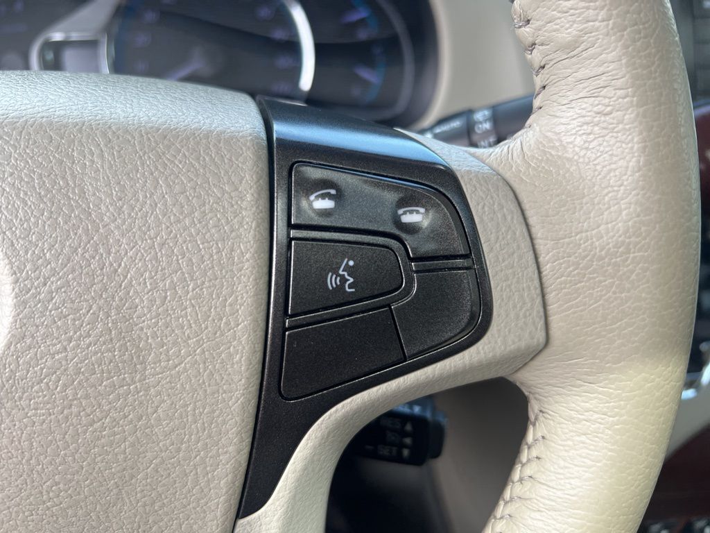 2014 Toyota Sienna XLE 7-Passenger Auto Access Se photo
