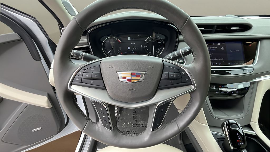 used 2023 Cadillac XT5 car, priced at $31,450