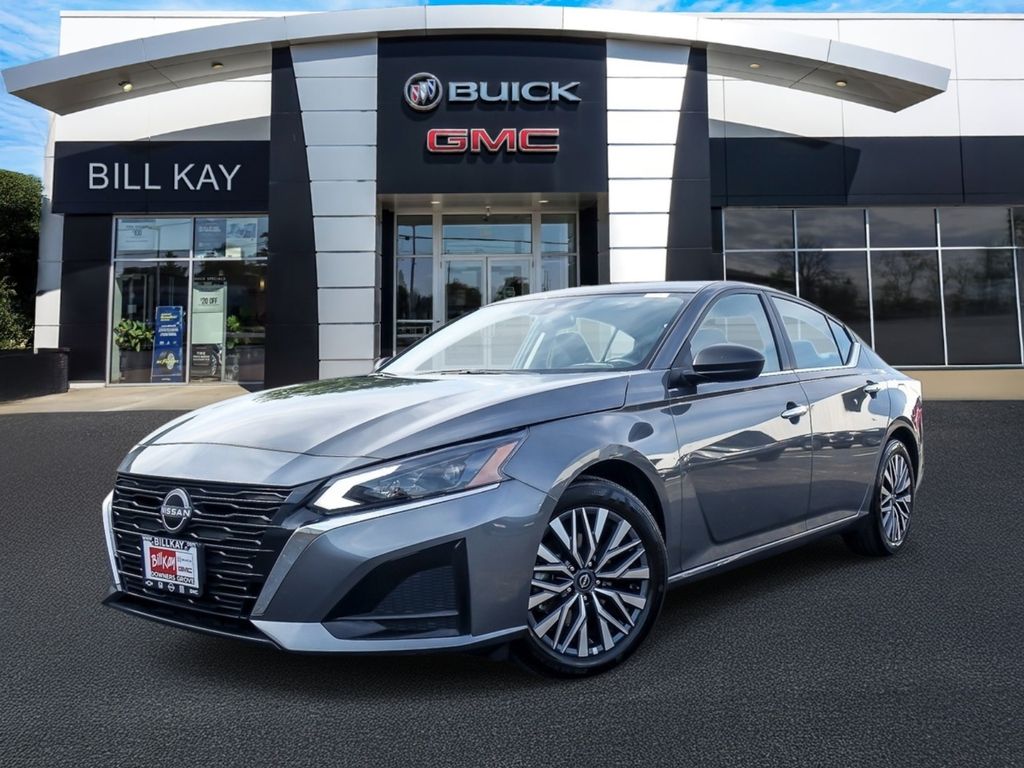 Gray (Gun Metallic) 2025 Nissan Altima Sedan Front-Wheel Drive Continuously Variable Transmission