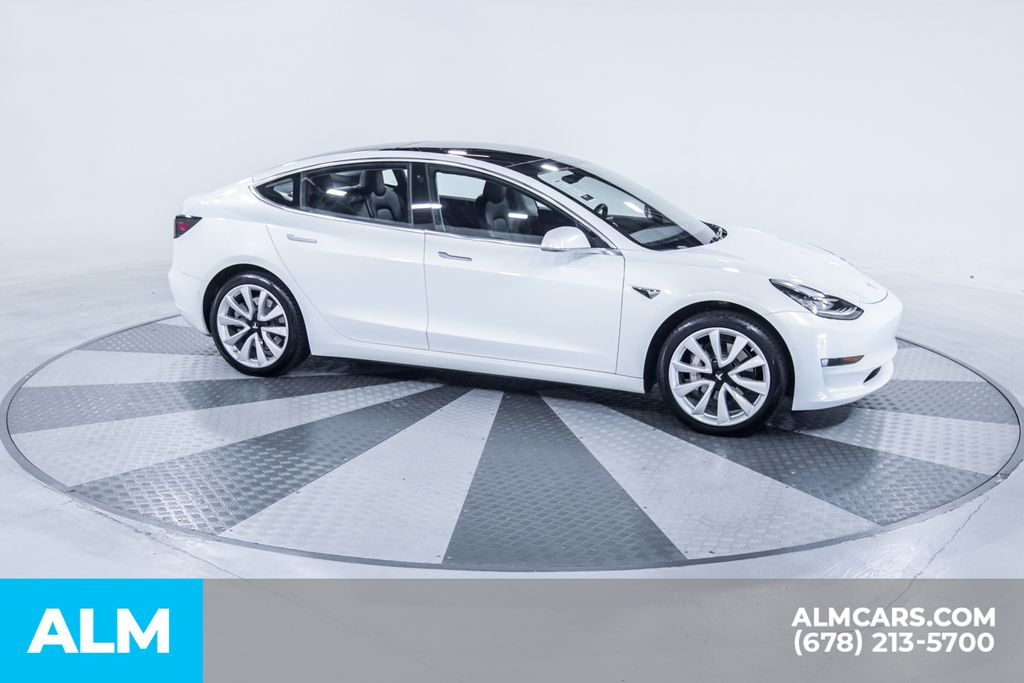 Used 2018  Tesla Long Range image 13